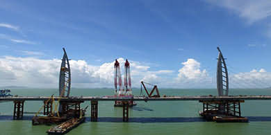 Hong Kong-Zhuhai-Macao Bridge Closer to Completion